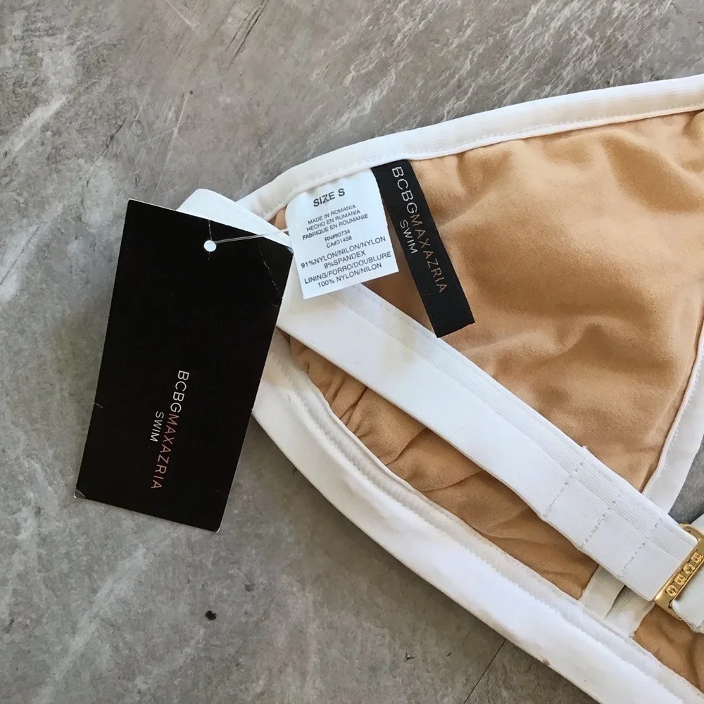 💕BCBGMAXAZRIA💕 White Ruffle Triangle Bikini Top